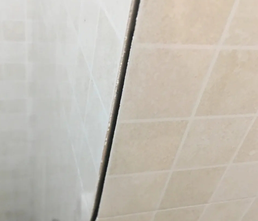 礼泉瓷砖空鼓维修公司分享阳台瓷砖脱落的修复过程可以分为以下几个步骤